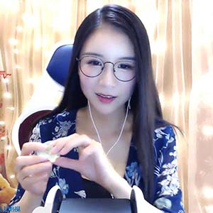 微微一笑coco.jpg 斗鱼微微一笑coco直播哄睡视频4部  微微一笑coco ASMR 第1张