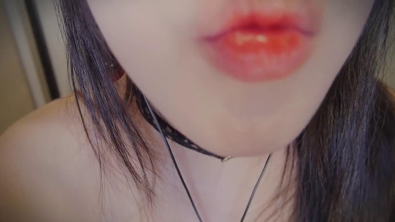 ASMR CANDY EATING & Lips ?[00-25-49][20200813-203509480].jpg 韩国ASMR PPOMO吃棒棒糖表演+一部耳部按摩 PPOMO-ASMR 女神的直播音声合集12.3GB  ASMR舔耳 ASMR福利 ASMR吸允 第2张